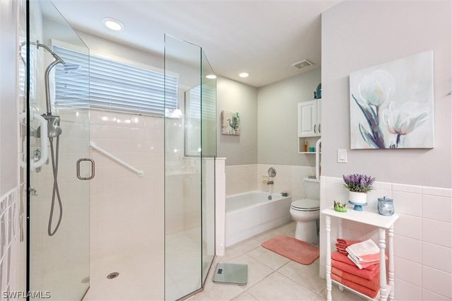 8085 Celeste DR 811, Naples, FL 34113