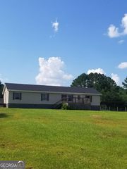243 Gray Hill Road, West Point, GA 31833