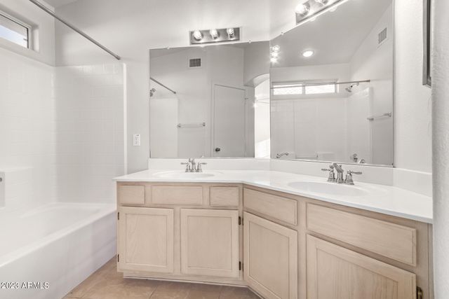 1310 E ANGELA Drive, Phoenix, AZ 85022