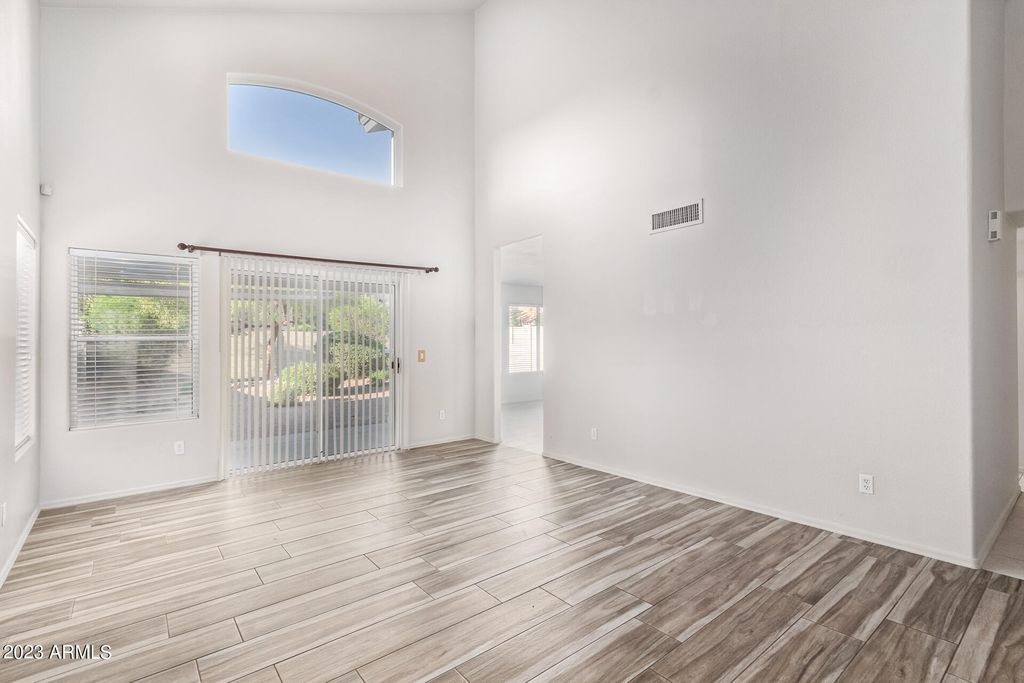 1310 E ANGELA Drive, Phoenix, AZ 85022 — photo 2