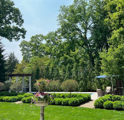 528 Roslyn Road, Kenilworth, IL 60043