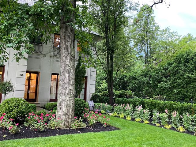 528 Roslyn Road, Kenilworth, IL 60043