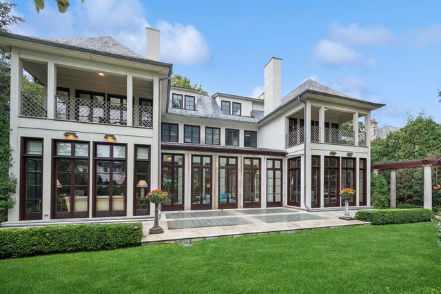 528 Roslyn Road, Kenilworth, IL 60043