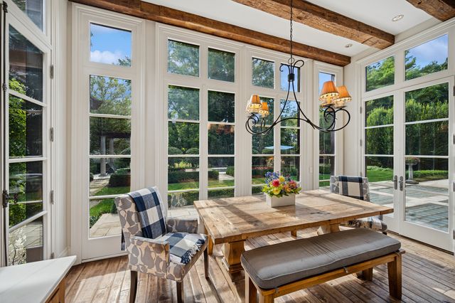 528 Roslyn Road, Kenilworth, IL 60043