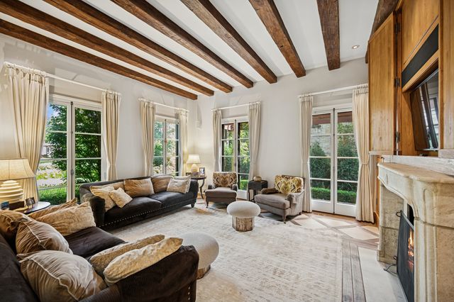 528 Roslyn Road, Kenilworth, IL 60043