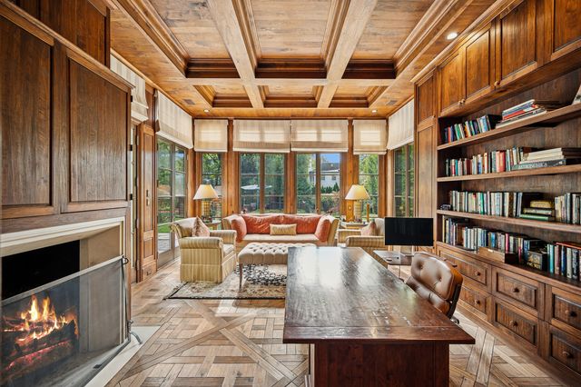 528 Roslyn Road, Kenilworth, IL 60043