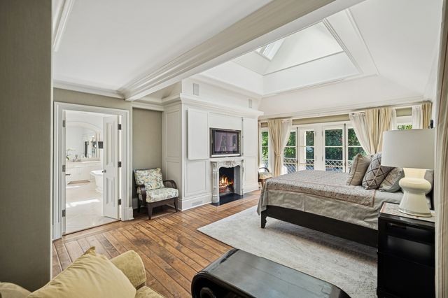 528 Roslyn Road, Kenilworth, IL 60043