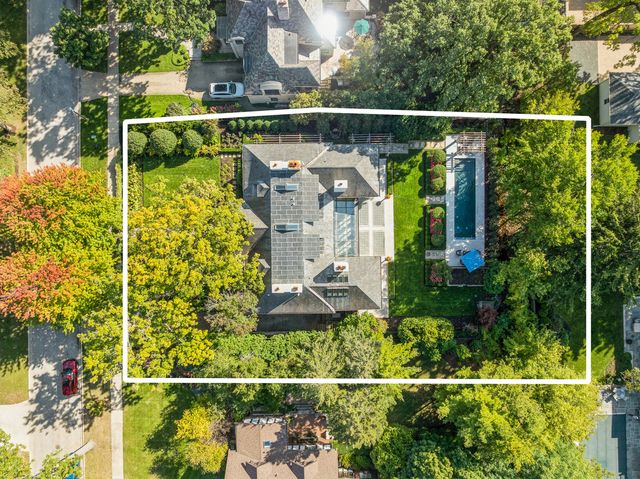 528 Roslyn Road, Kenilworth, IL 60043