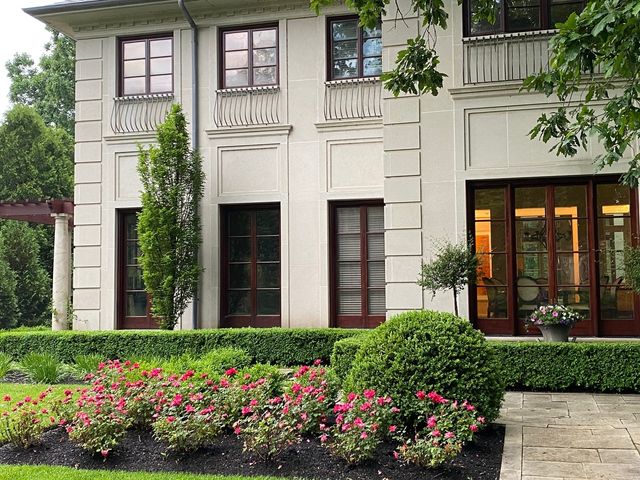 528 Roslyn Road, Kenilworth, IL 60043