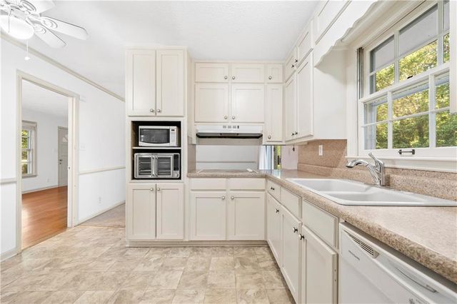 4531 S Roberts Drive, Sugar Hill, GA 30518