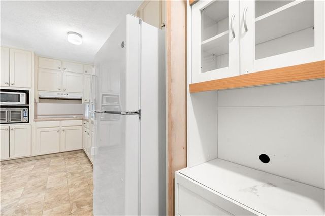 4531 S Roberts Drive, Sugar Hill, GA 30518