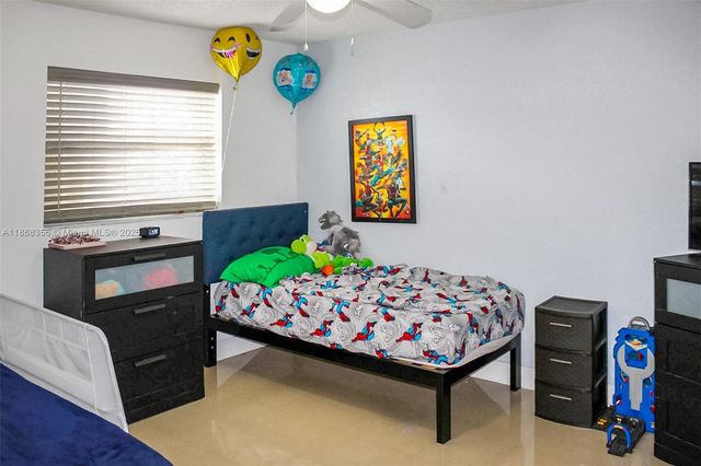 9400 NW 13th St, Pembroke Pines, FL 33024
