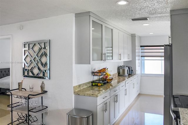 9400 NW 13th St, Pembroke Pines, FL 33024