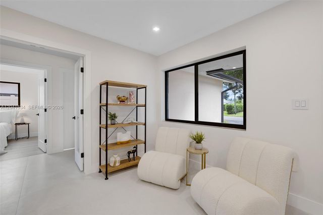 5718 NE 15th Ave, Fort Lauderdale, FL 33334