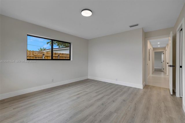 5718 NE 15th Ave, Fort Lauderdale, FL 33334