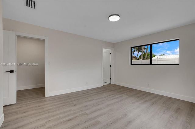 5718 NE 15th Ave, Fort Lauderdale, FL 33334