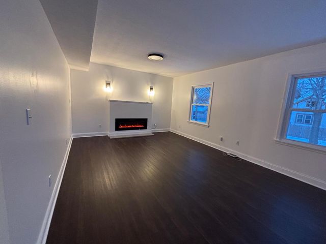1600 Oliver Avenue N, Minneapolis, MN 55411