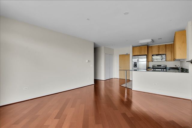 7243 MADISON Street 211, Forest Park, IL 60130