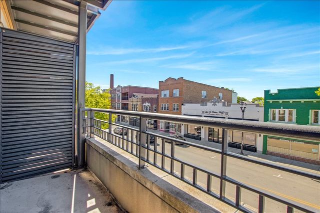 7243 MADISON Street 211, Forest Park, IL 60130