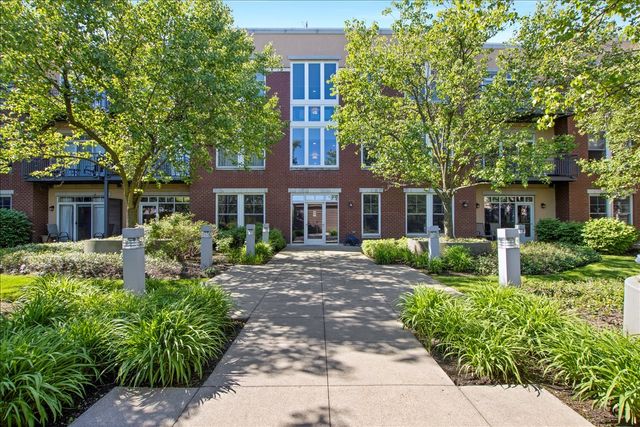 7243 MADISON Street 211, Forest Park, IL 60130