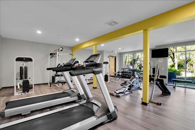 7243 MADISON Street 211, Forest Park, IL 60130