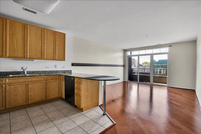 7243 MADISON Street 211, Forest Park, IL 60130
