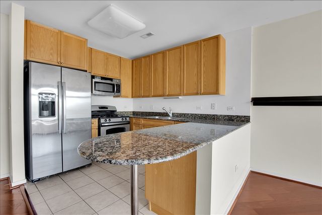 7243 MADISON Street 211, Forest Park, IL 60130
