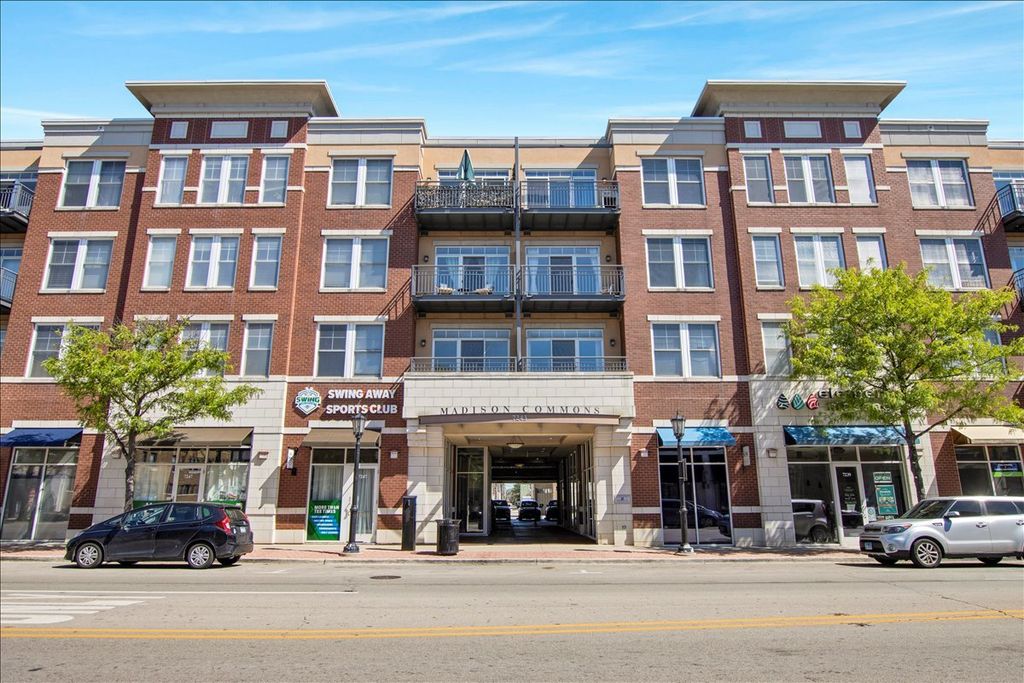 7243 MADISON Street 211, Forest Park, IL 60130