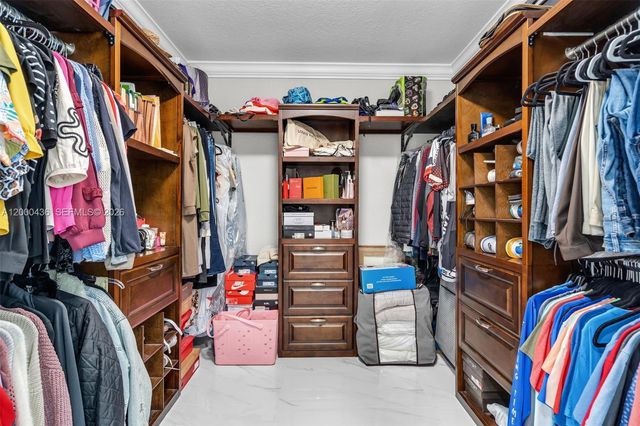 7875 NW 174th Ter, Hialeah, FL 33015