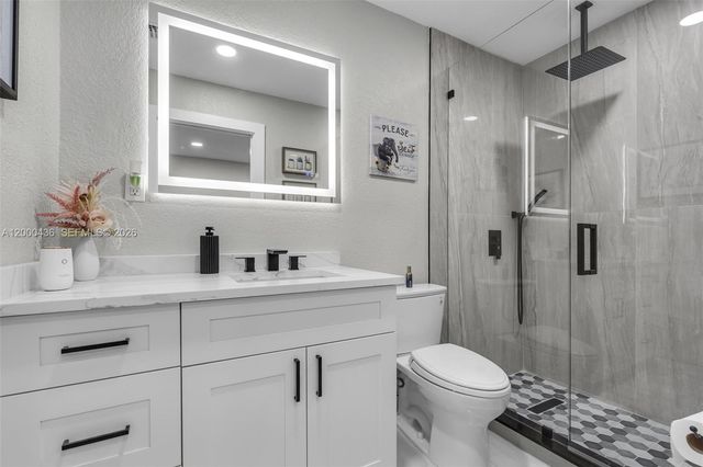 7875 NW 174th Ter, Hialeah, FL 33015