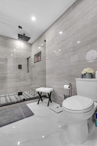 7875 NW 174th Ter, Hialeah, FL 33015