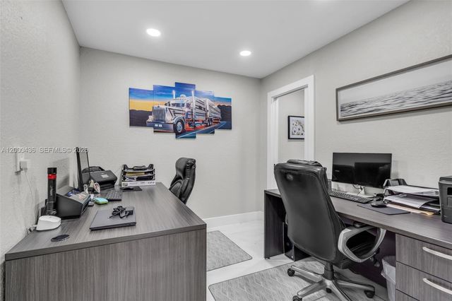 7875 NW 174th Ter, Hialeah, FL 33015