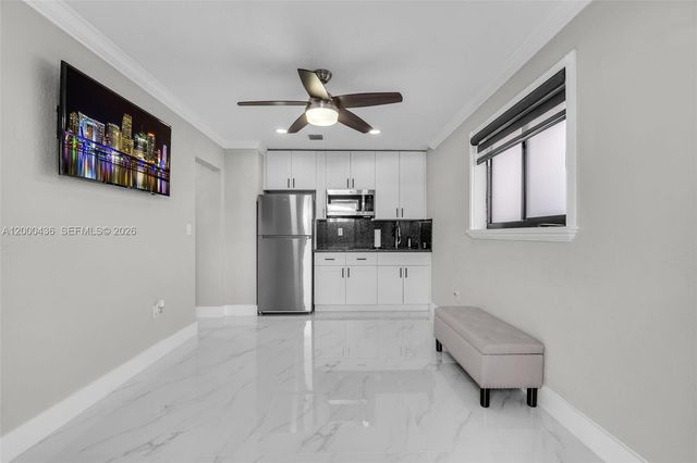 7875 NW 174th Ter, Hialeah, FL 33015