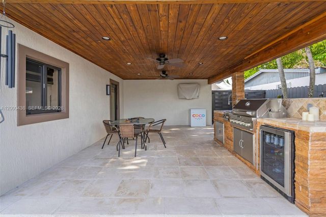 7875 NW 174th Ter, Hialeah, FL 33015