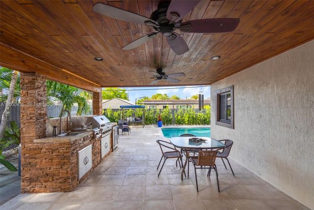 7875 NW 174th Ter, Hialeah, FL 33015