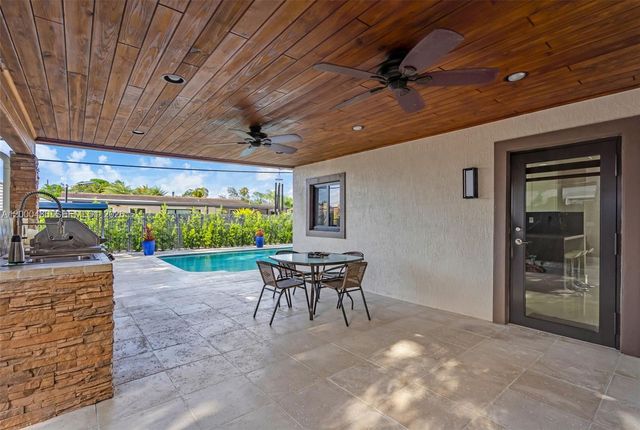 7875 NW 174th Ter, Hialeah, FL 33015