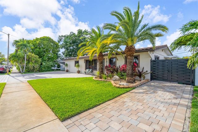 7875 NW 174th Ter, Hialeah, FL 33015