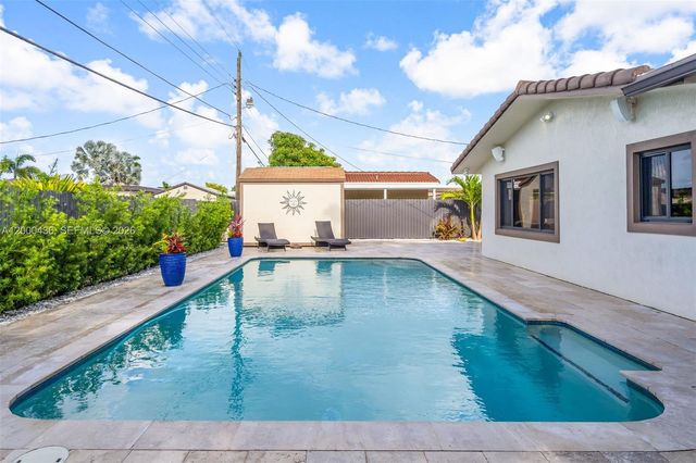 7875 NW 174th Ter, Hialeah, FL 33015