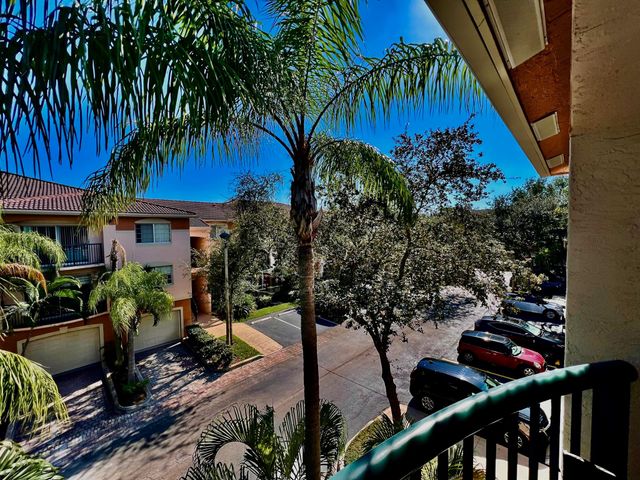 2033 SE 10th Avenue 620, Fort Lauderdale, FL 33316