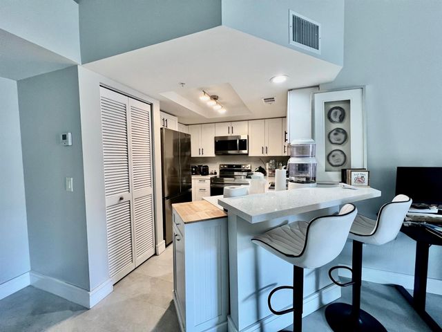 2033 SE 10th Avenue 620, Fort Lauderdale, FL 33316