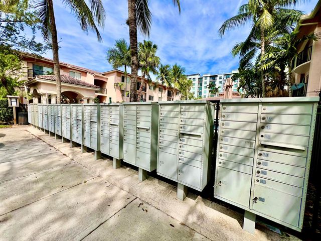 2033 SE 10th Avenue 620, Fort Lauderdale, FL 33316