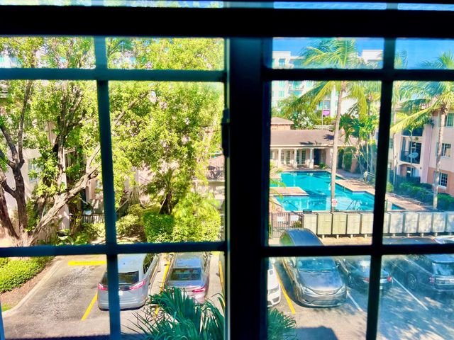 2033 SE 10th Avenue 620, Fort Lauderdale, FL 33316