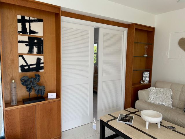 1221 Hillsboro Mile 42a, Hillsboro Beach, FL 33062