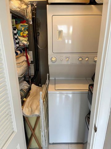 1221 Hillsboro Mile 42a, Hillsboro Beach, FL 33062