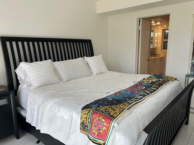 1221 Hillsboro Mile 42a, Hillsboro Beach, FL 33062