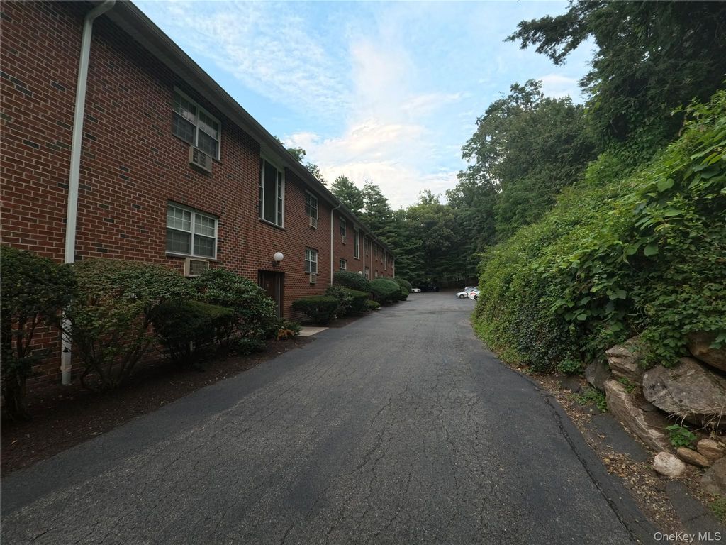 6 Dove Court M, Croton-on-hudson, NY 10520 — exterior