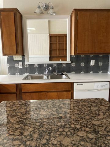 2714 McCart Avenue 2712, Fort Worth, TX 76110