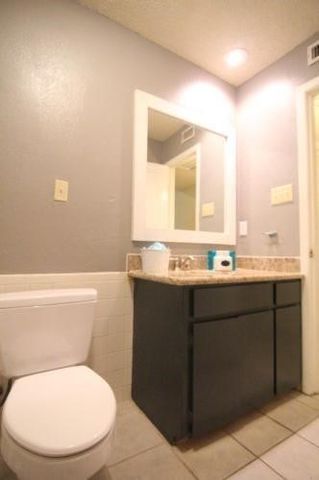 2714 McCart Avenue 2712, Fort Worth, TX 76110