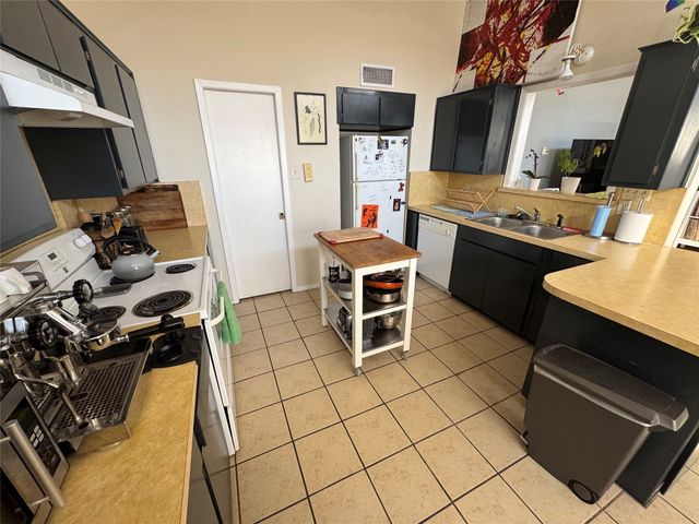 2714 McCart Avenue 2712, Fort Worth, TX 76110