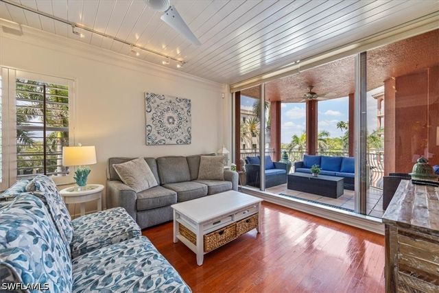 410 Bayfront PL 2301, Naples, FL 34102
